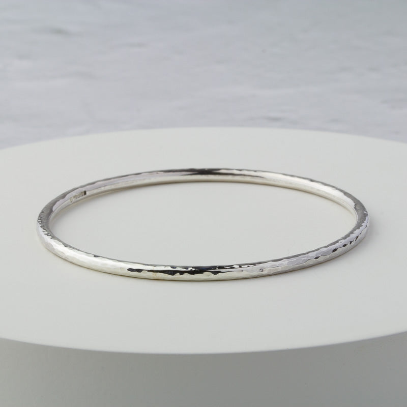 Hammered solid sterling silver bangle with free delivery – Cara