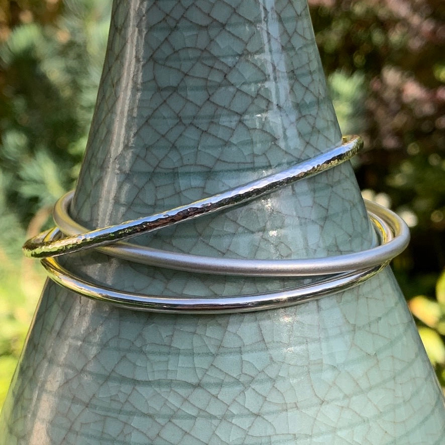 Alambra Satin Bangle