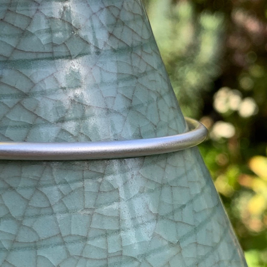 Alambra Satin Bangle