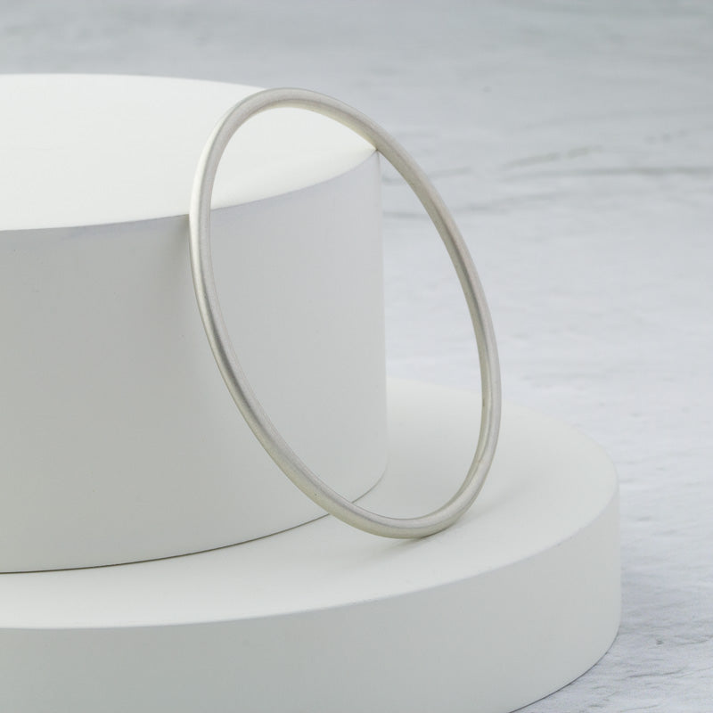 Alambra Satin Bangle