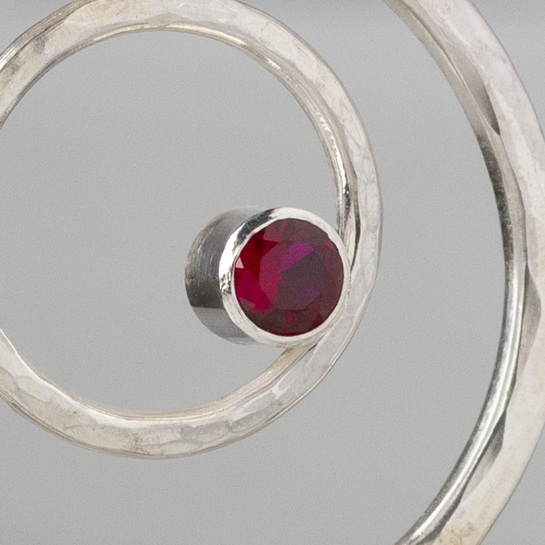 Caldera Eclissi Doppia Ruby Pendant