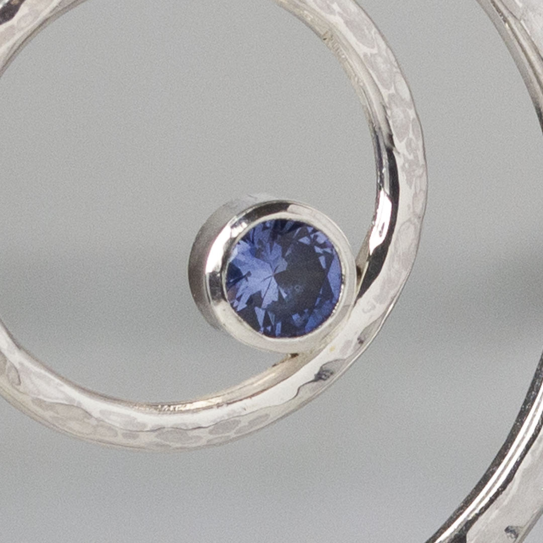 Caldera Eclissi Doppia Blue Sapphire Pendant