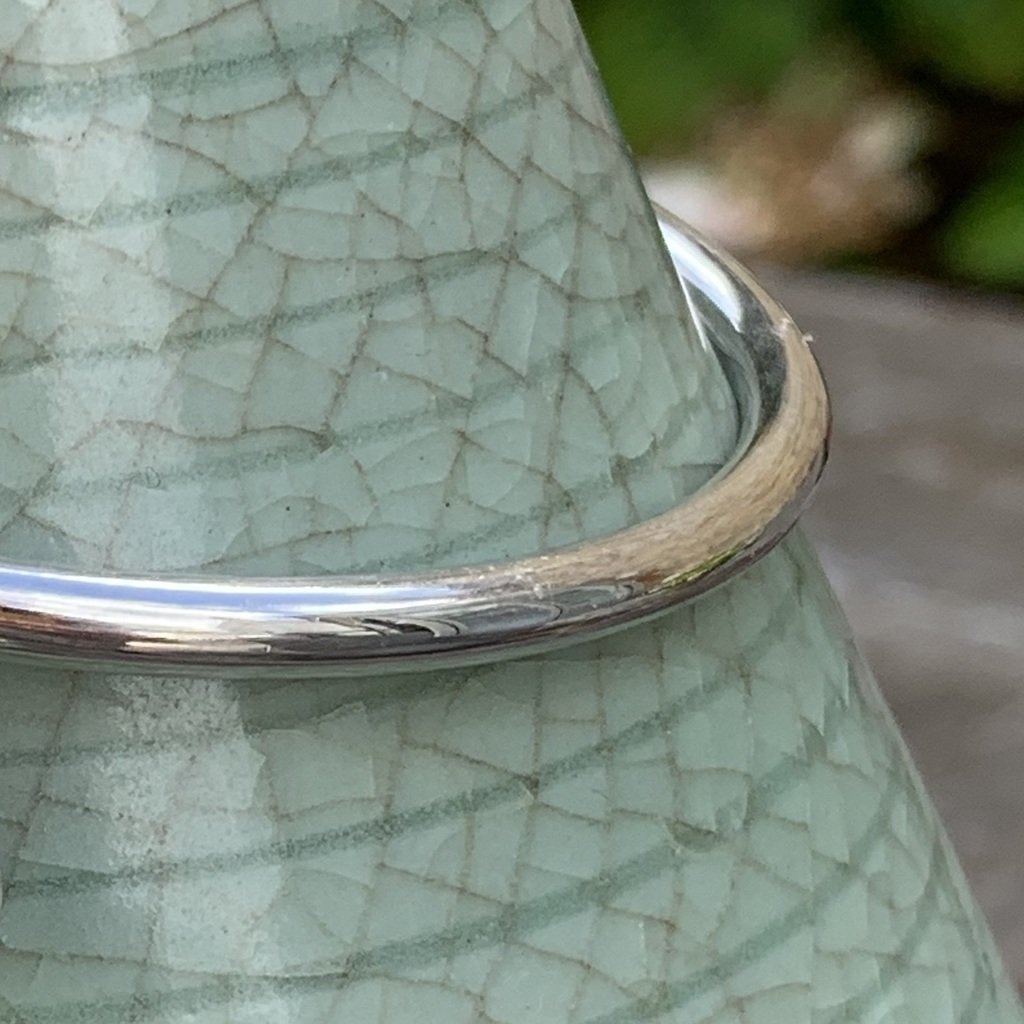 Alambra Grande handmade chunky silver heart bangle