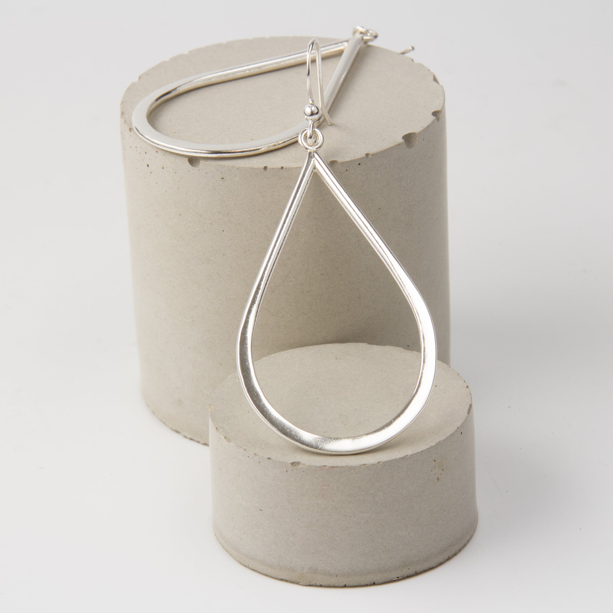 Perla Grande Large Teardrop Shaped Silver Earrings
