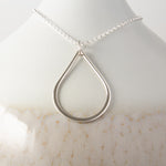 Perla Grande Pendant Necklace