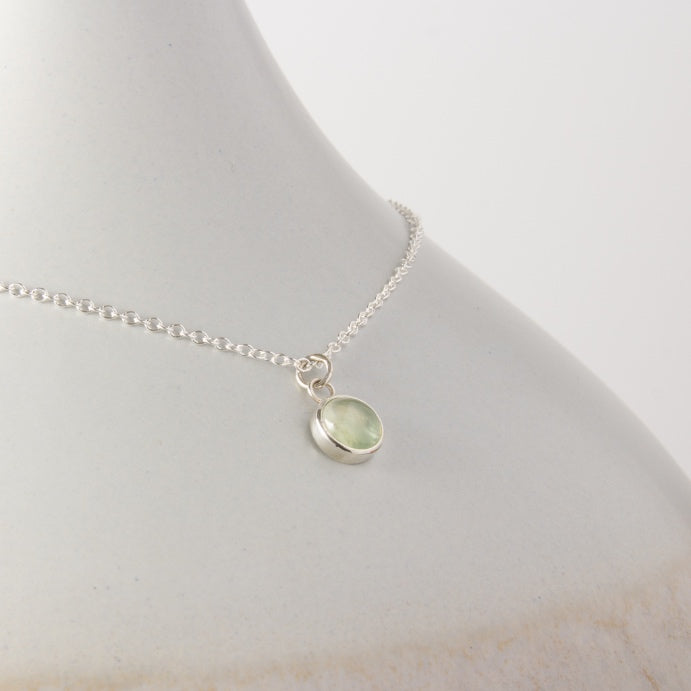 Prehnite Petit Uno Silver Pendant Necklace